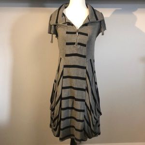 🐡 2/$20 Kensie black and gray striped tunic dress
